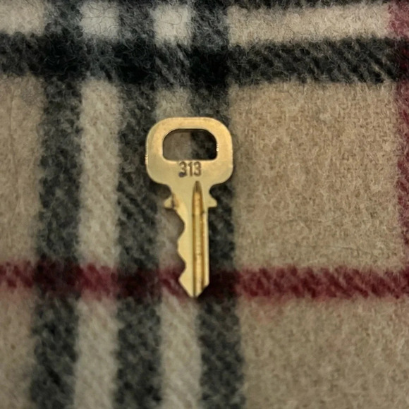 LV  🔐 Louis Vuitton Padlock Lock & Key 313 - Picture 4 of 6